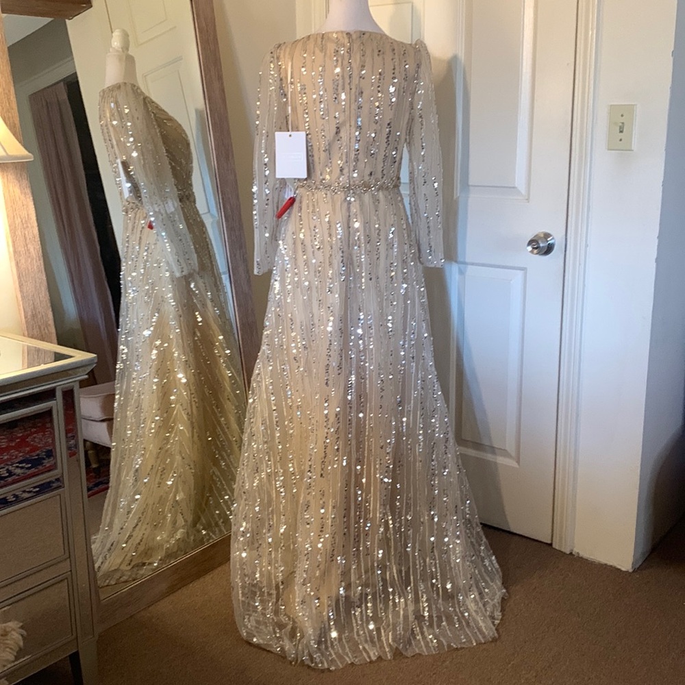 MAC DUGGAL
Long Sleeve Gown with Silver Sequin - Picture 14 of 17